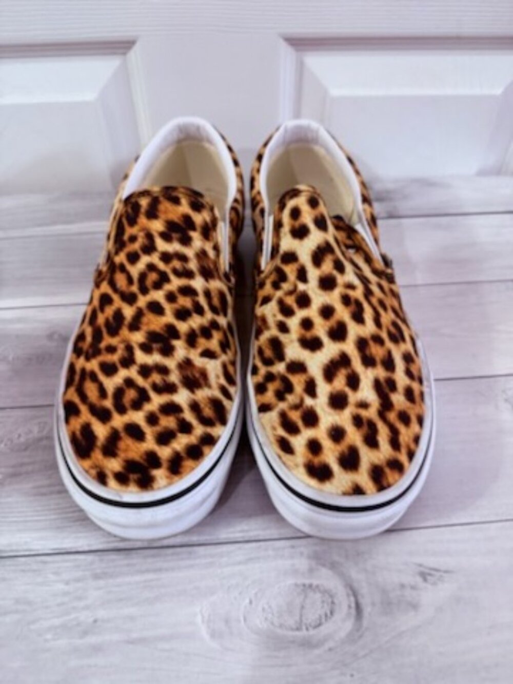 Vans Classic Slip-On Leopard Print Sneakers Women's Size 10